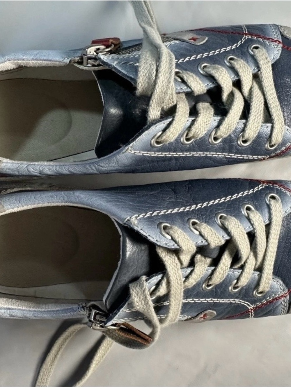 Remonte Low-Top Lace Sneakers in Blue and White (7.5/38)